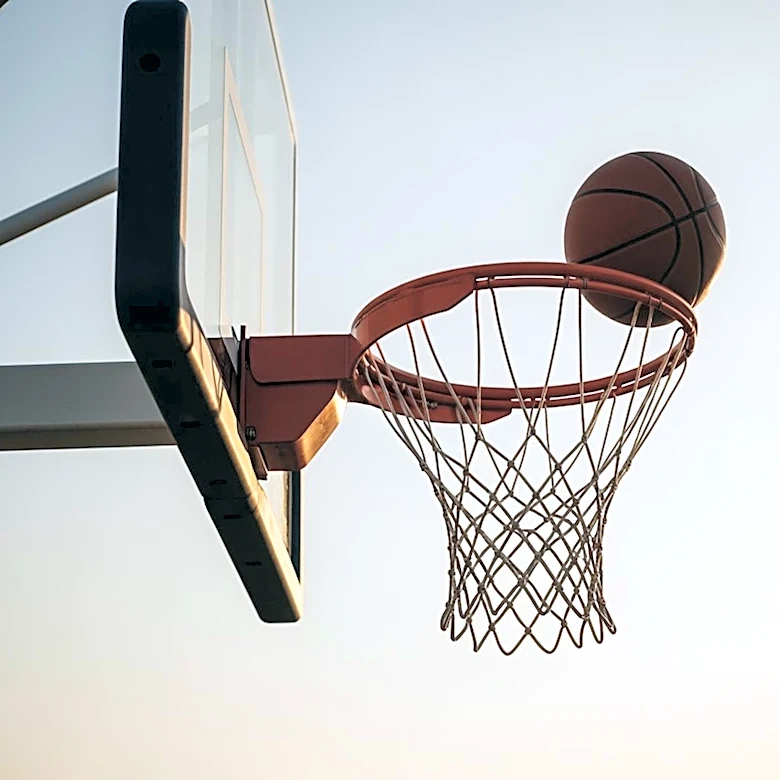 Louisville Basketball Secures Commitment from Center Obinna Ekezie Jr.