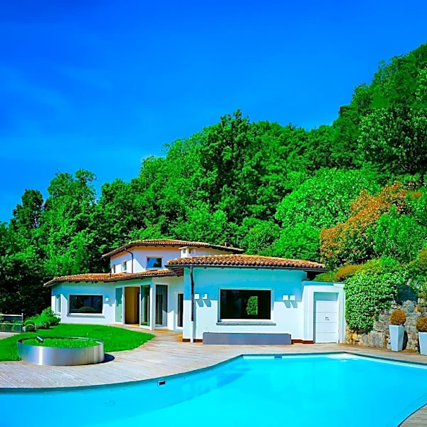 Luxury Villa Offers 'Hands-Free Cosplay' Experience at Awaji Island Event