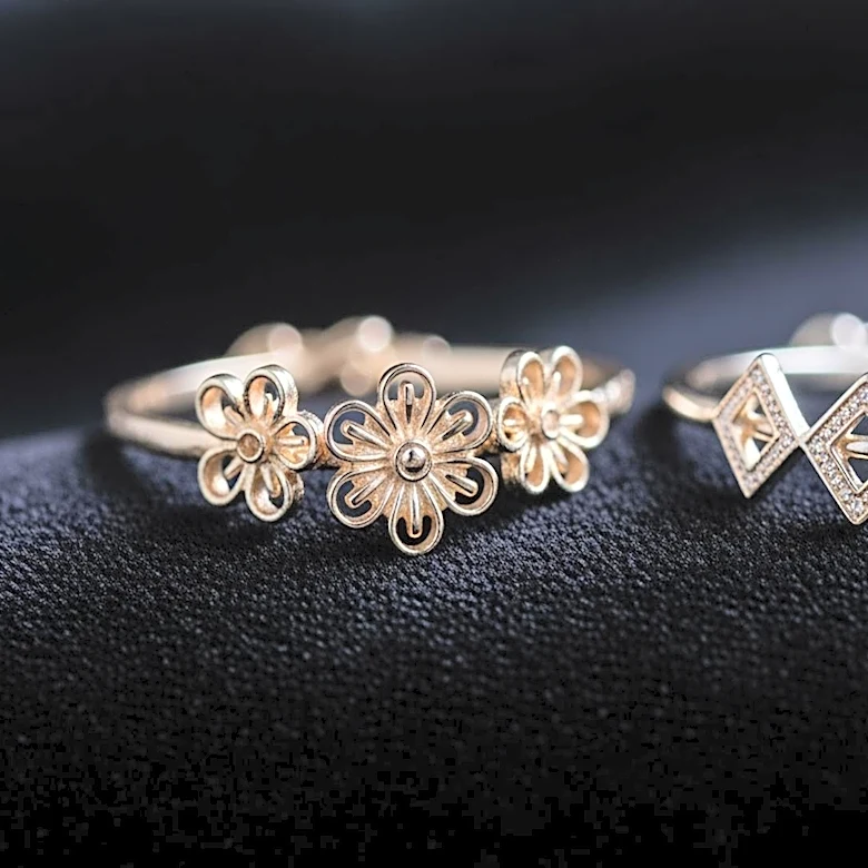 FoundRae Challenges Pandora in Copyright Case Over Jewelry Designs