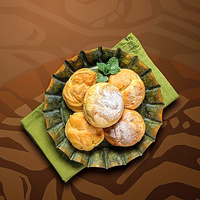 Kouzeh Bakery Opens in Los Angeles, Showcasing Iranian Breads and Pastries