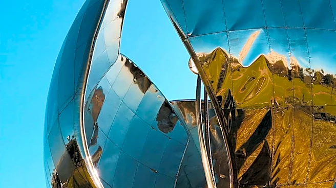 Minneapolis Sculpture Garden Hosts Annual Art Fair Amidst Beautiful Weather