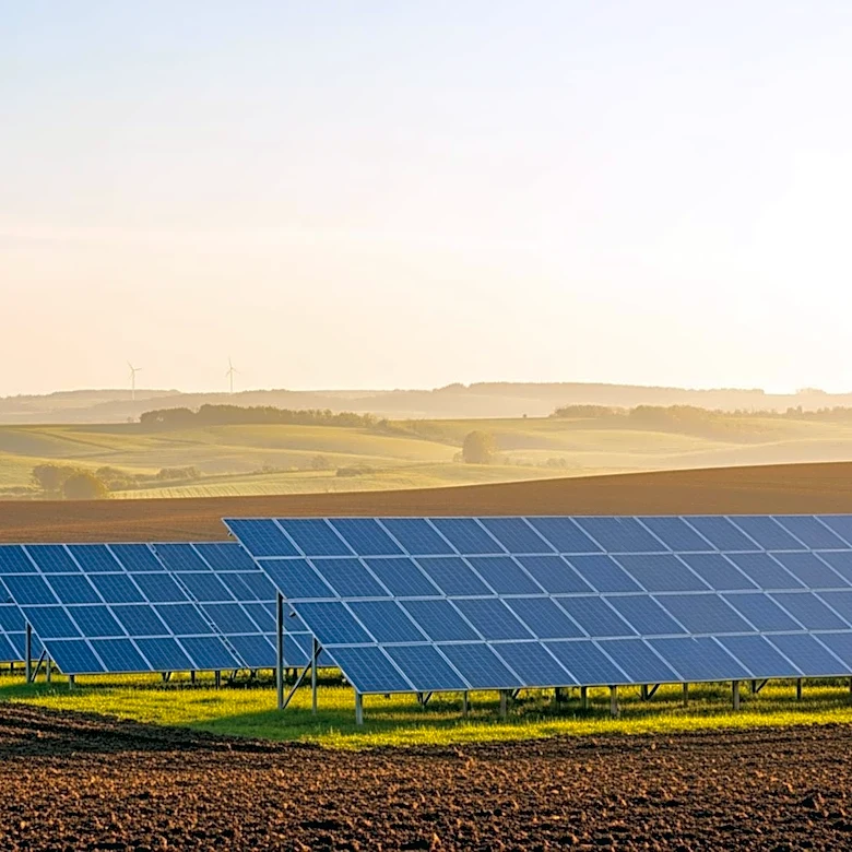 Renewable Energy Projects Provide Financial Stability for U.S. Farmers Amid Economic Challenges