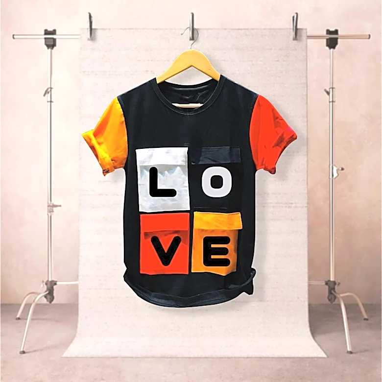 The Raglan Tee: A Timeless Symbol of 1990s Cool and Versatility