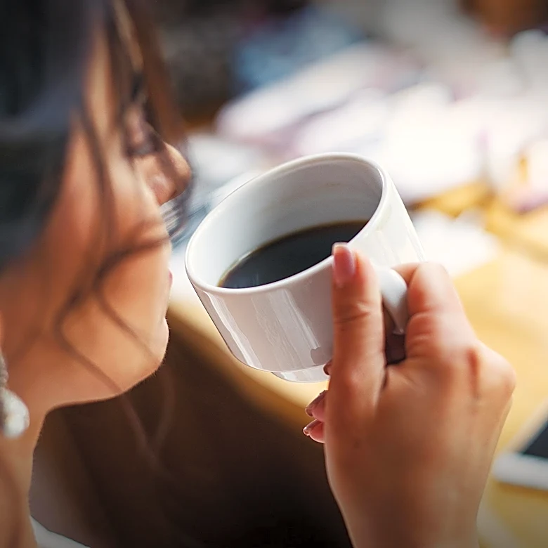 Medical Experts Advise on Safe Coffee Consumption During Pregnancy