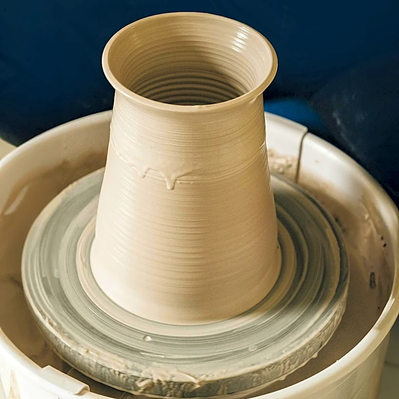 Korean Ceramicist Jongjin Park Wins 2026 Loewe Craft Prize
