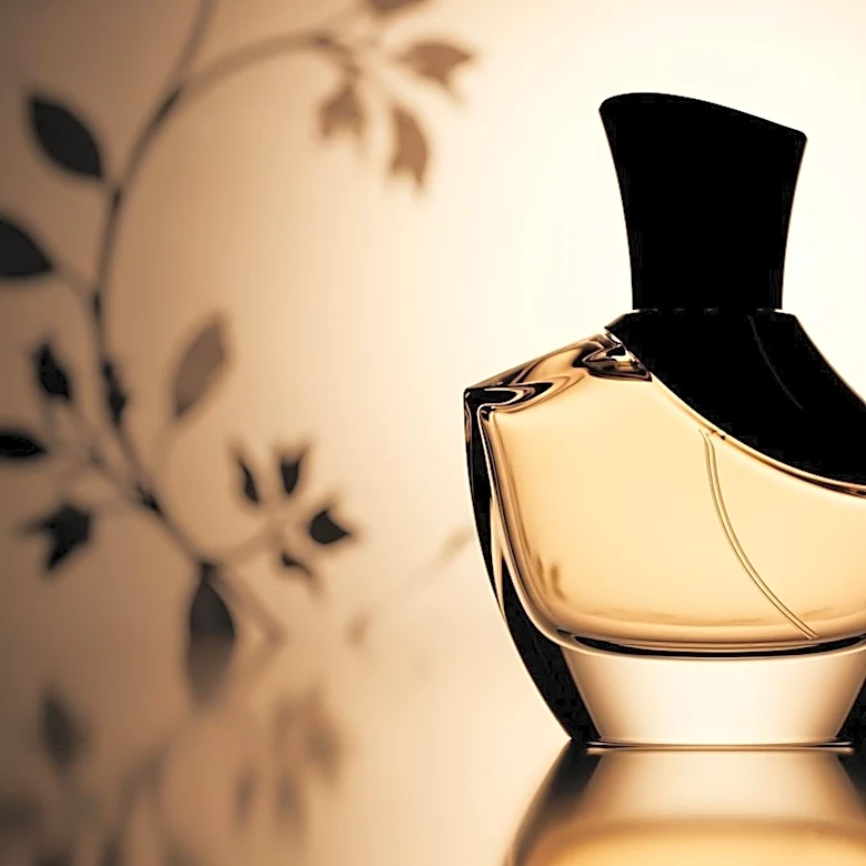 CHANEL Opens Fragrance  Beauty Flagship on JD.com, Expanding Luxury Market Reach