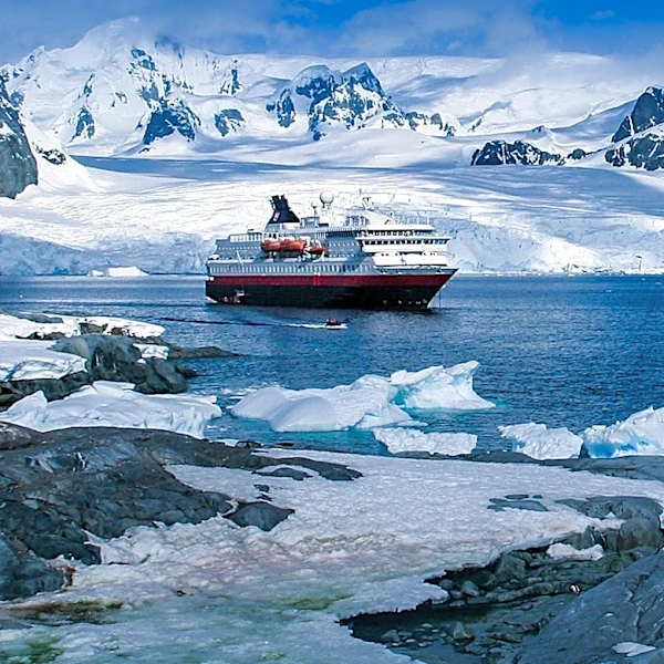 National Geographic-Lindblad Expeditions Named Top Cruise Line for Satisfaction in 2026