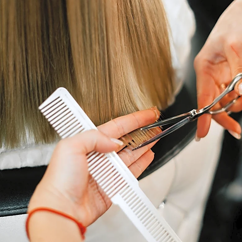 Cash-Strapped New Yorkers Turn to Bartering Beauty Services Amid Rising Costs
