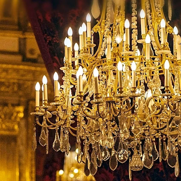 Chandeliers: A Glimpse into Their Opulence and Glamour