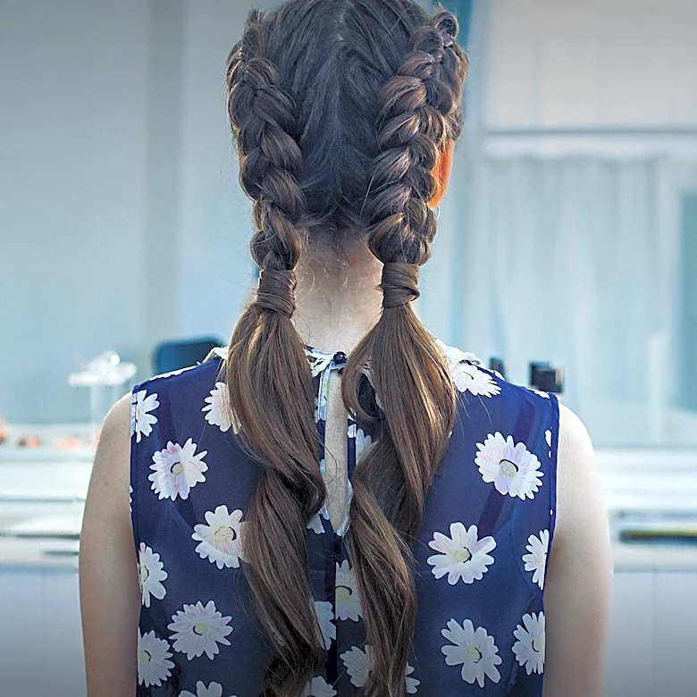 French Highlights Emerge as Summer's Effortless Hair Trend