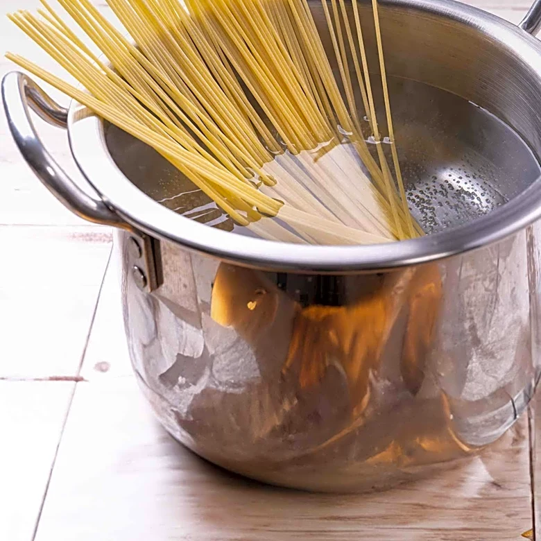 Expert Tips on Preventing Pasta from Sticking Together