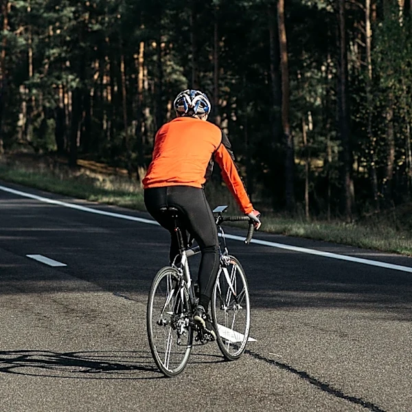 Cycling Enthusiast Documents Journey from Beginner to 20-Mile Ride in 30 Days