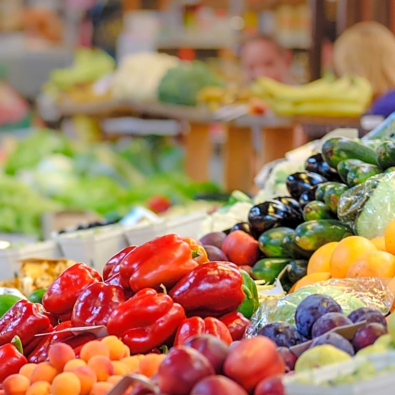 Golden Villa Farmers Market Offers Fresh Produce in Stockton