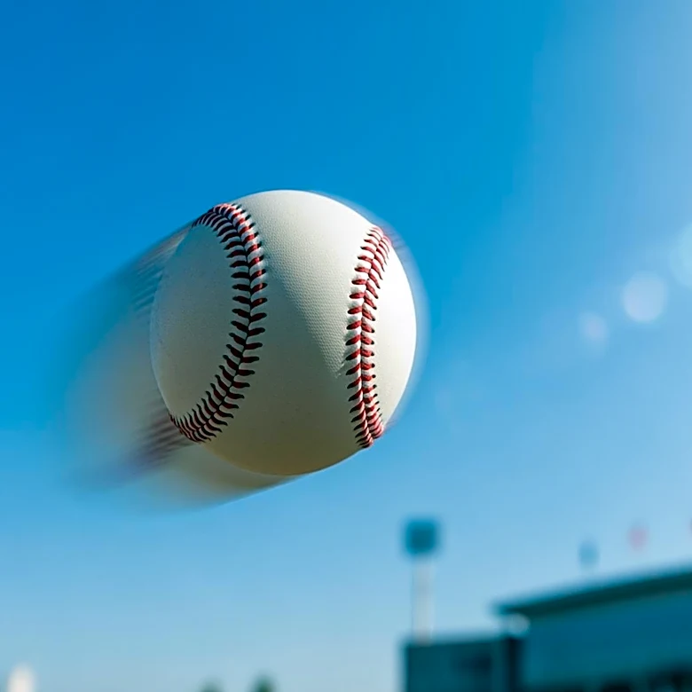 Spencer Horwitz Hits First-Pitch Leadoff Home Run for Pirates