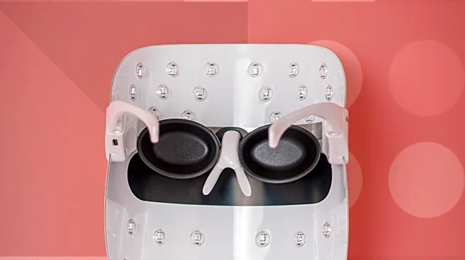 Experts Advise Caution in Using LED Masks for Skin Care to Avoid Damage