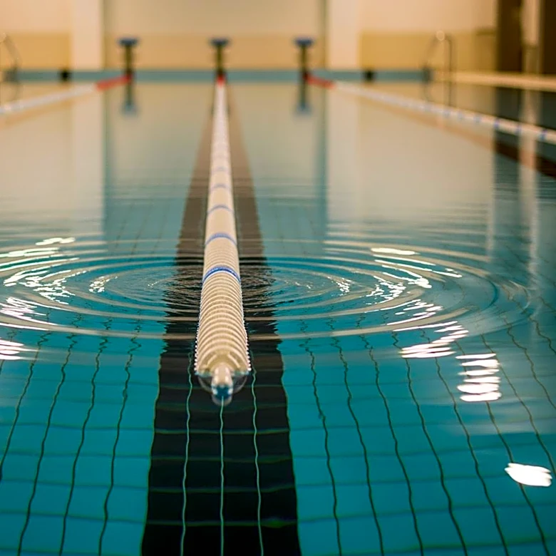49ers' Fred Warner Utilizes Swimming in Rehabilitation from Severe Leg Injury