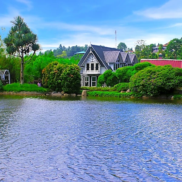 Lake Oswego Residents Support More Attractions but Resist Becoming a Tourist Hub