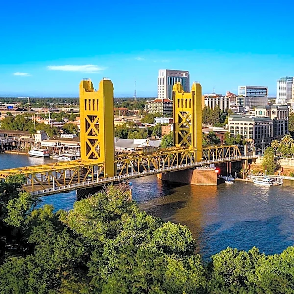 Social Media Influencer Gerlyn Guides Highlights Sacramento's Attractions