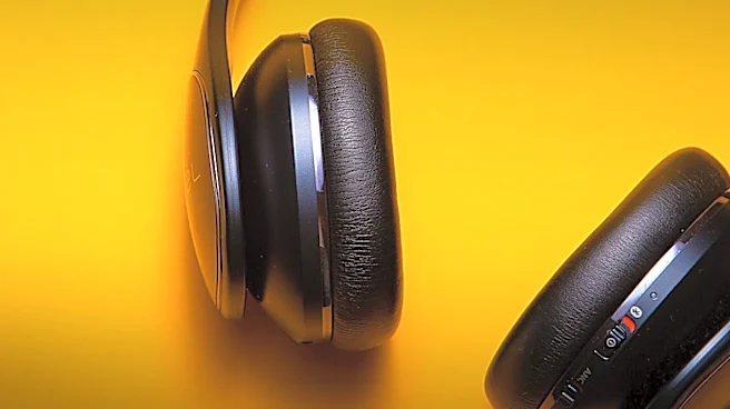 Consumer Reports Identifies Top Noise-Cancelling Headphones for Travelers
