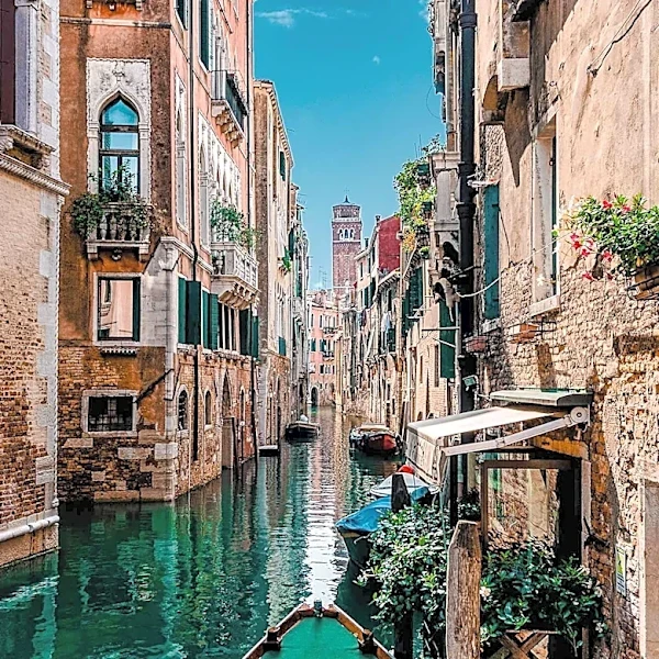 Former NYC Culture Writer Embraces New Life in Italy, Leaving Career Behind