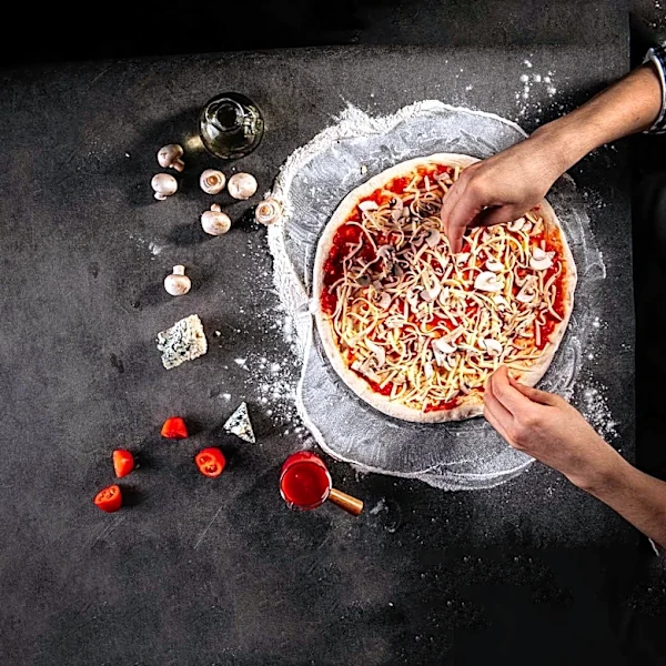 King of Prussia Town Center Hosts Pizza Making Class for Enthusiasts