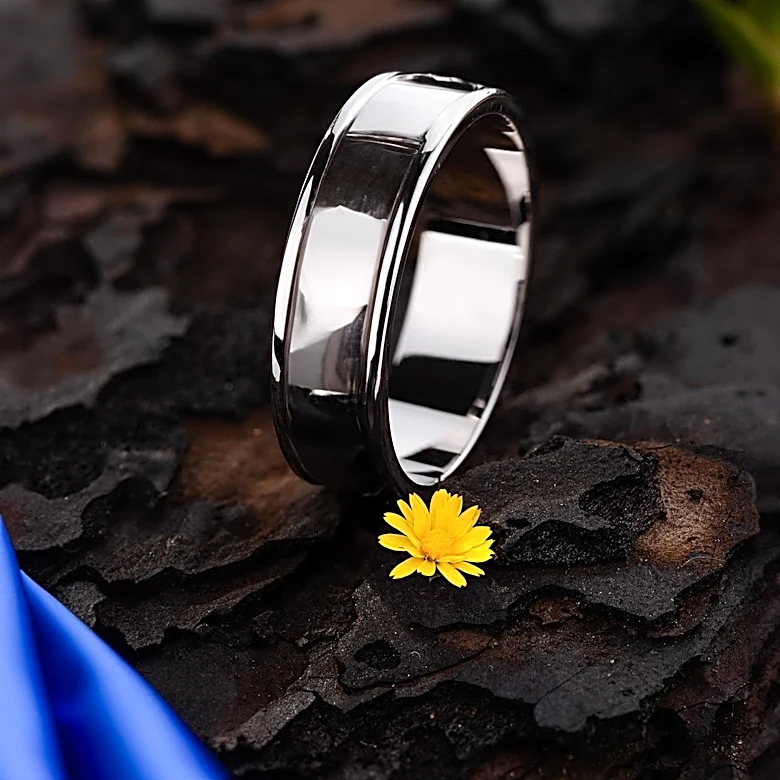 Oura Launches New Oura Ring 5 with Enhanced Features and Design