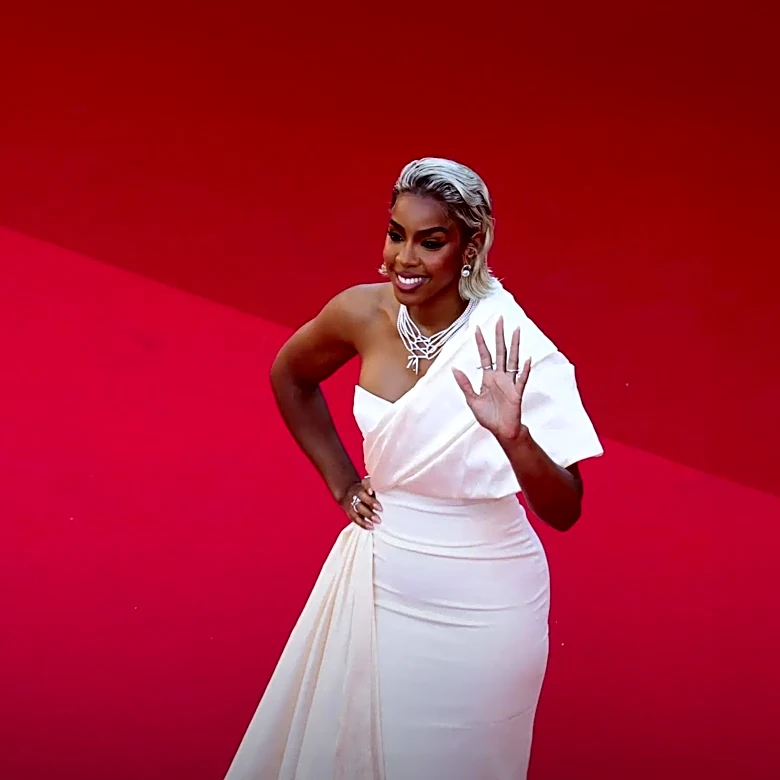 Kelly Rowland Adopts Lifestyle Changes to Manage Eczema Symptoms