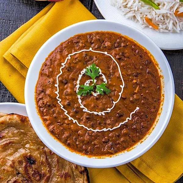 Echo Park Convenience Store Gains Popularity for Indian Cuisine Among Locals