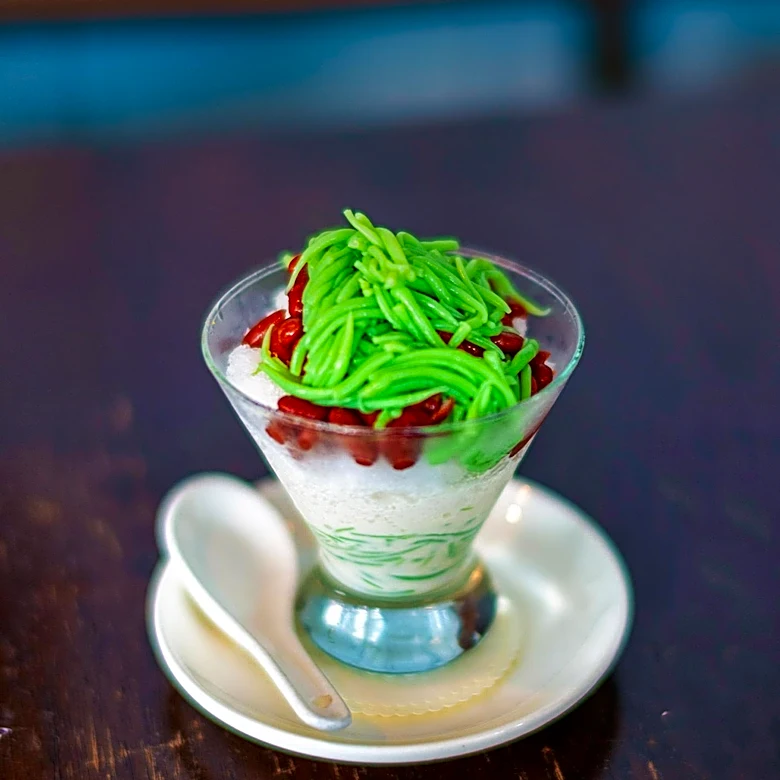 Socceria in Greenpoint Combines Culinary Delights with World Cup Enthusiasm
