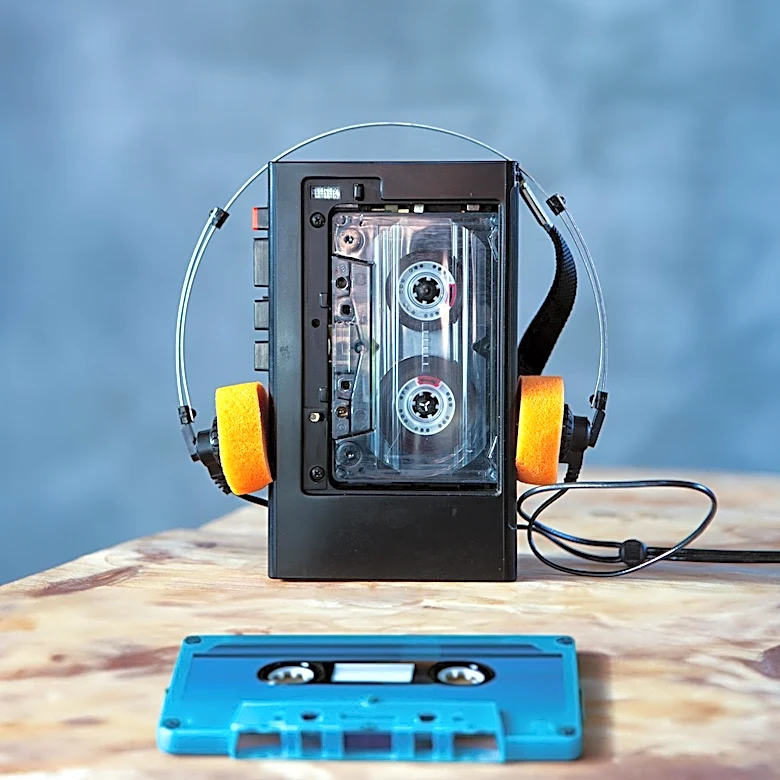 Parents Ban Smartphones, Kids Embrace Walkmans and Analog Music