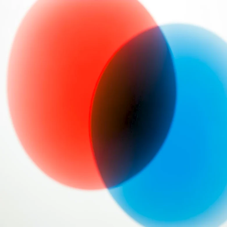 Study Reveals AI Models Struggle with Attention in Stroop Task
