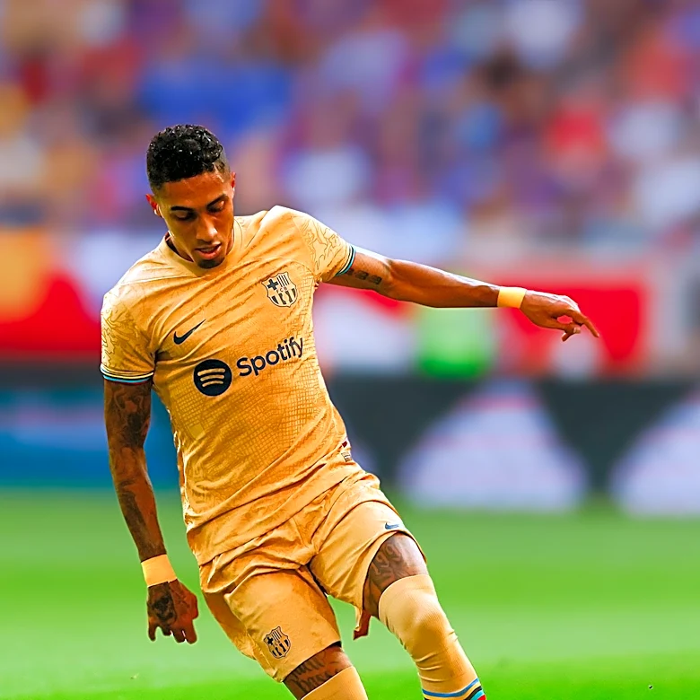 Christian Gonzalez Seeks Reward as a Patriot Amid Contract Negotiations