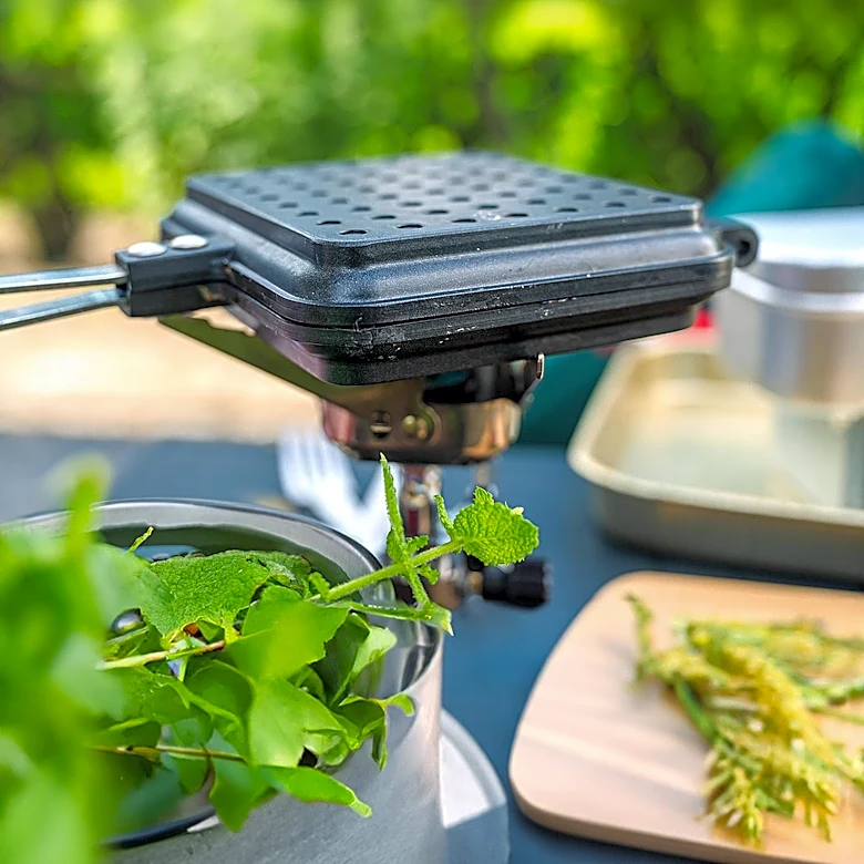 Portable Camping Ovens Enhance Outdoor Cooking Experience
