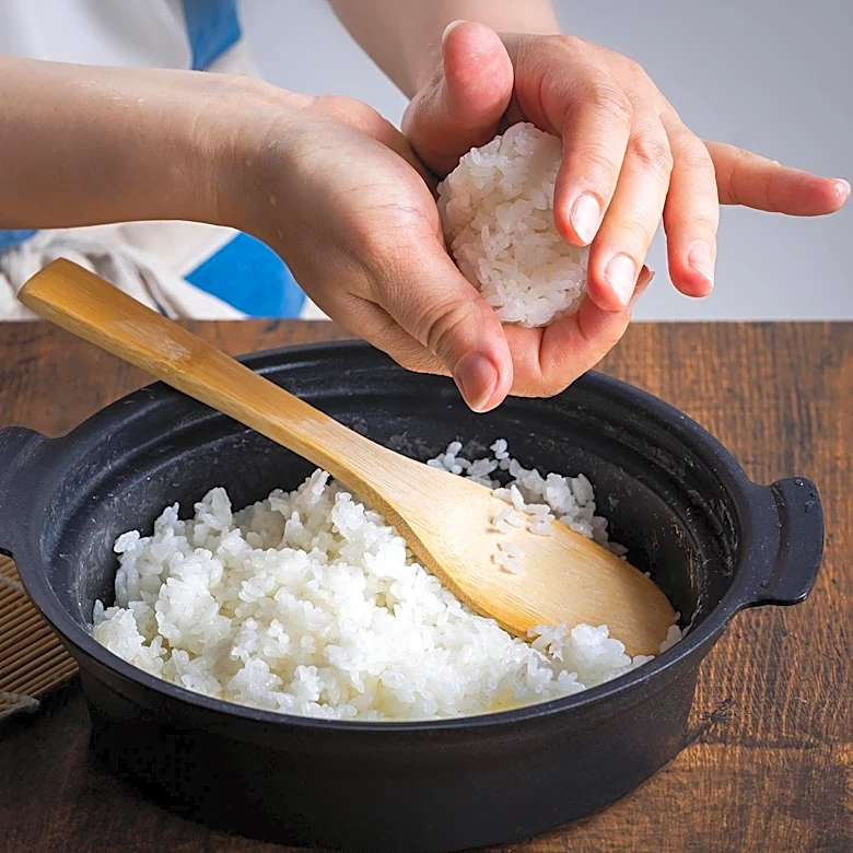Food Scientists Discuss the Benefits and Drawbacks of Washing Rice Before Cooking
