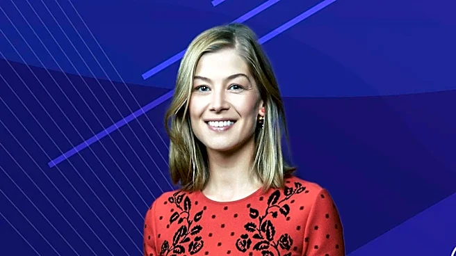 Rosamund Pike Maintains Composure After Phone Alarm Interrupts Theatre Performance