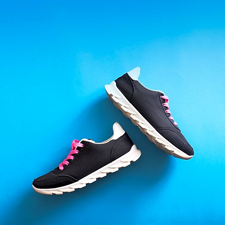 Affordable Walking Shoes on Amazon Gain Popularity for Comfort and Style