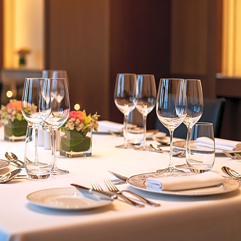 Four Seasons Hotel Osaka Appoints Oscar Abril Bonthuis as Director of Food and Beverage to Enhance Dining Experiences