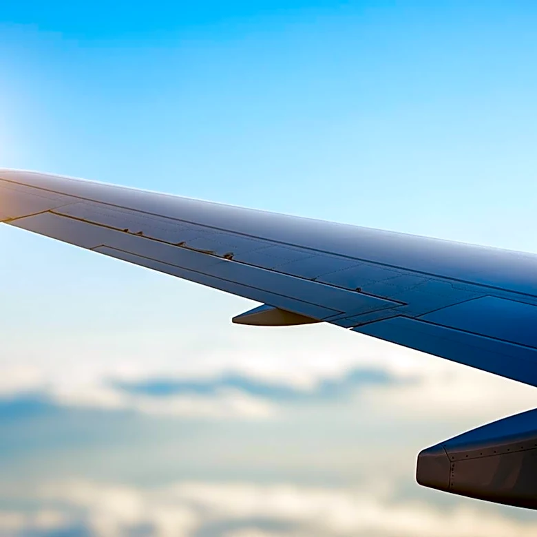 United Airlines Reports Increased Profits Amidst Budget Airline Struggles
