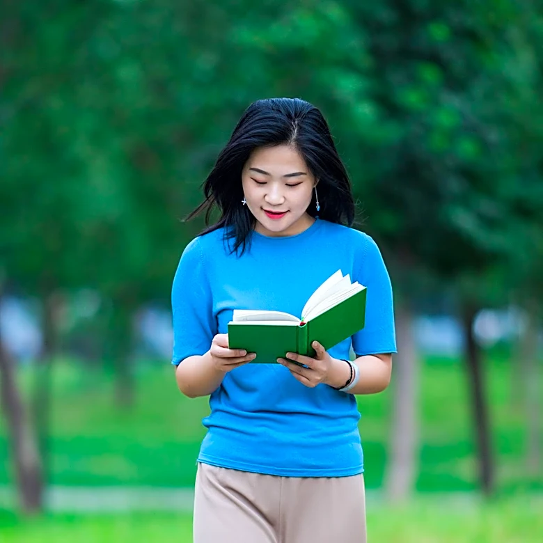 Book Clubs and Reading Habits Emerge as New Dating Green Flag