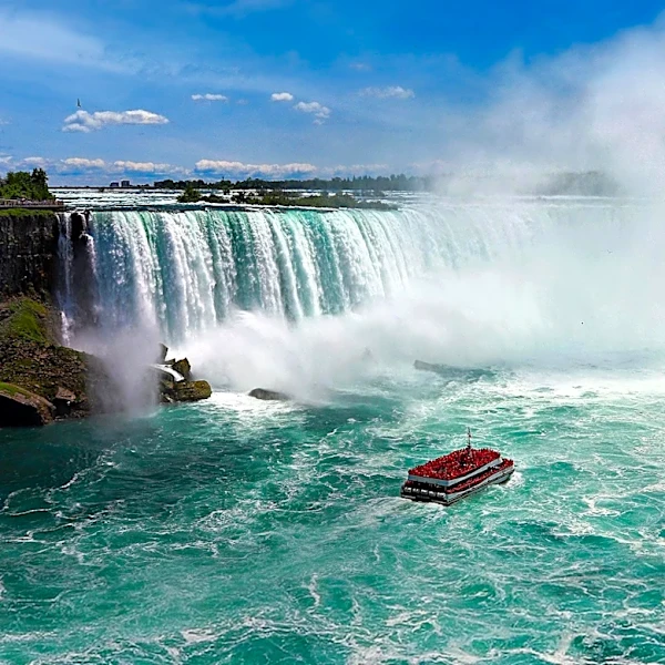 German Soccer Fan's Canadian Adventure Highlights Niagara Falls and Local Culture