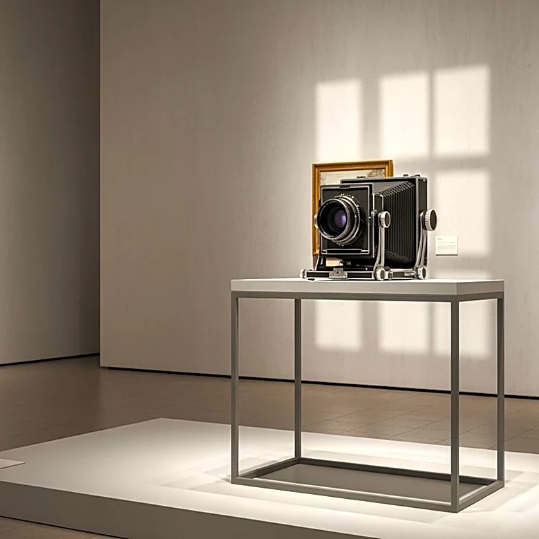 MOP Foundation Expands Cultural Influence with Paolo Roversi Exhibition in Spain