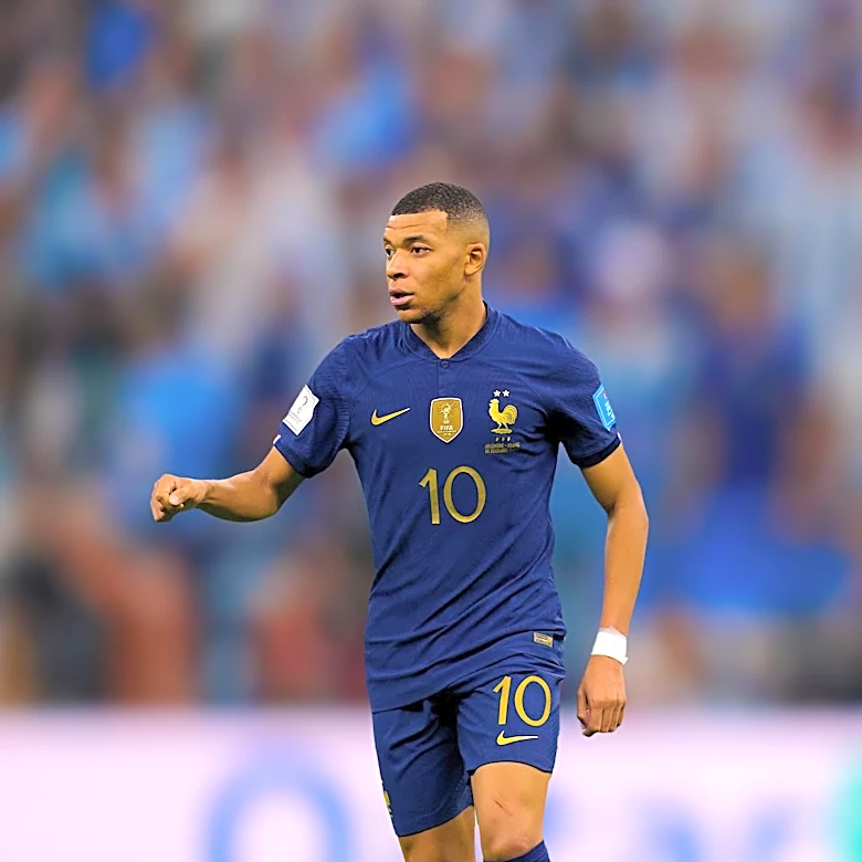 Kylian Mbappé Leads France to Victory Over Iraq, Securing World Cup Knockout Stage Spot