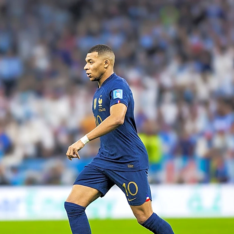 Messi and Mbappé Shine with Record-Breaking Performances at World Cup
