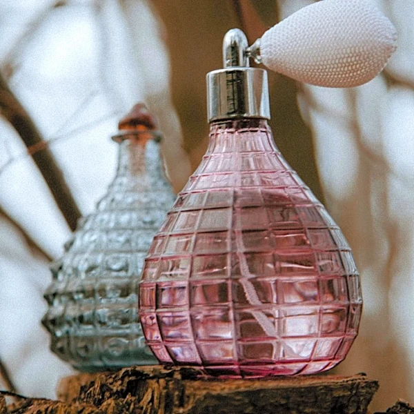 Collector's Passion for Jumbo Perfume Bottles Highlights Unique Fragrance History