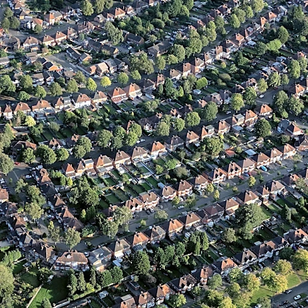 Suburban Enclaves Serve as Buffers Against Urban Overtourism for Family Travelers