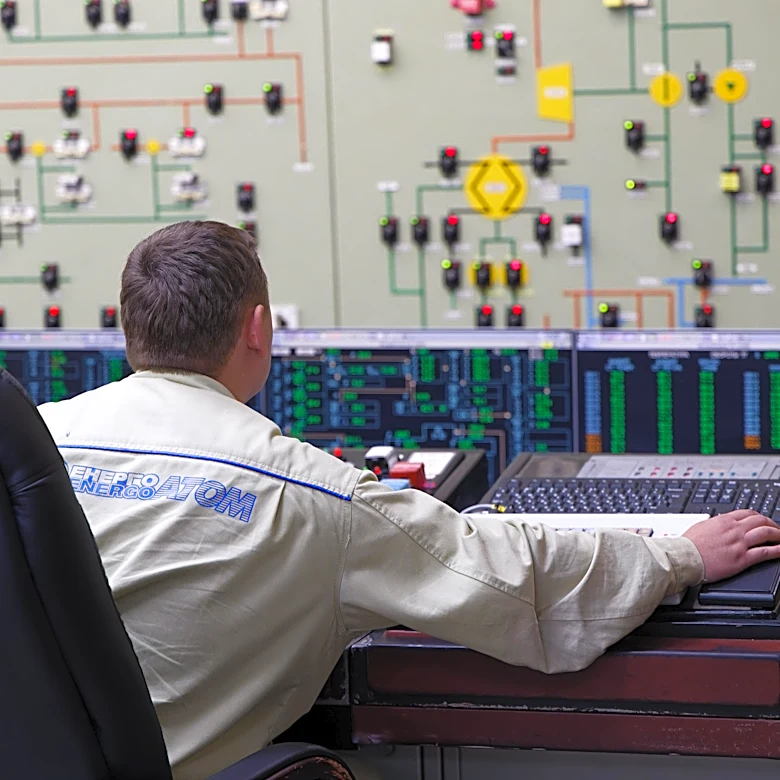 Industry 4.0 and Predictive Maintenance: Bridging the EAM Gap for Enhanced Efficiency