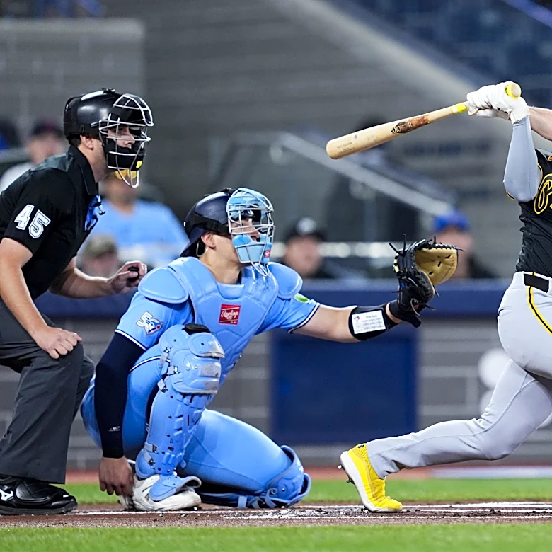 Pirates' Spencer Horwitz Exits Game Against Mariners Due to Hamstring Issue