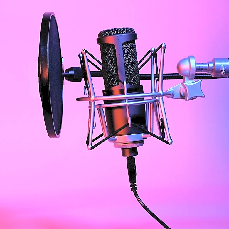 De Los Podcast Highlights Latin Music's Impact and Evolution in 2026