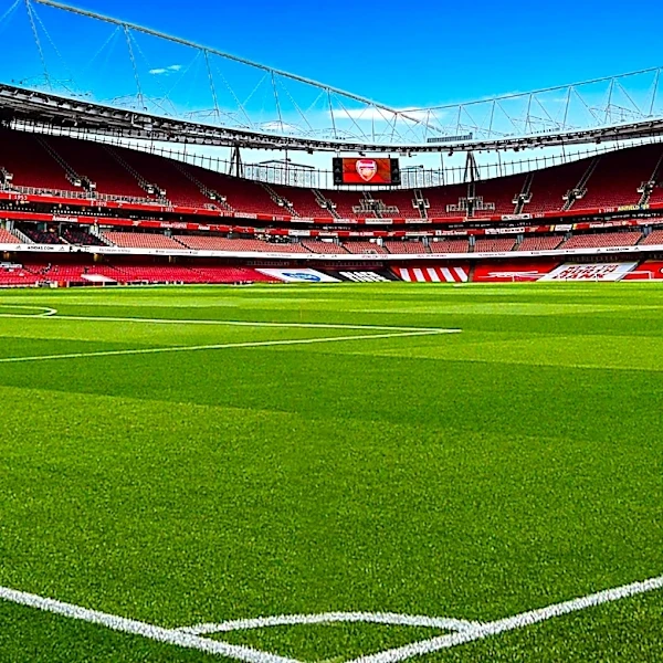 Arsenal Plans Pre-Season Friendlies Against Borussia Dortmund and Como 1907