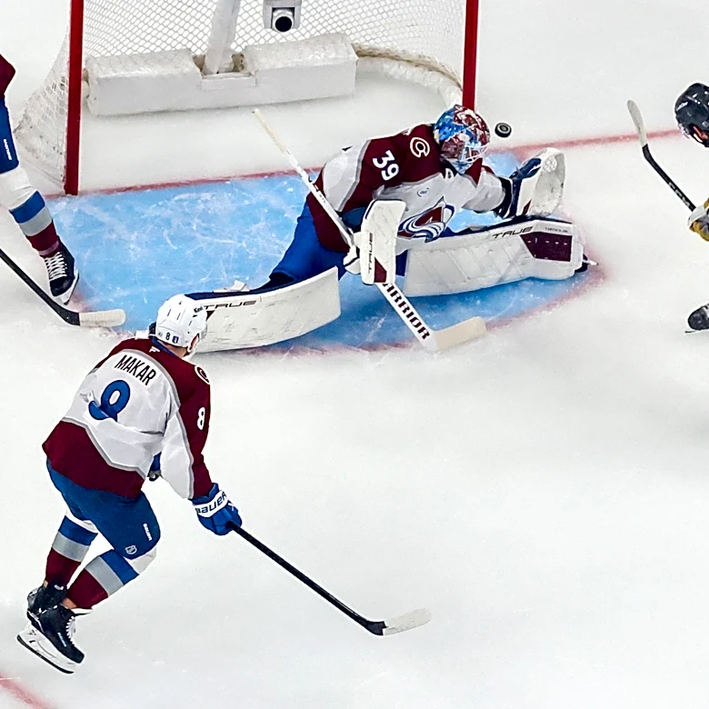 Colorado Avalanche's Goaltending Duo Leads NHL's Best Defense in 2025-26 Season